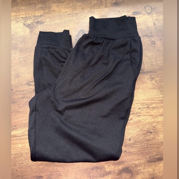 NWOT DSG Jet Black Weekend Joggers - Picture 2 of 3